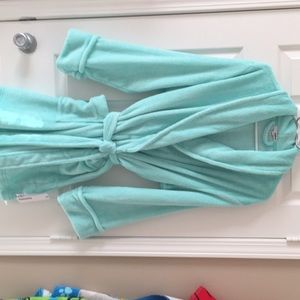 short robe in mint green